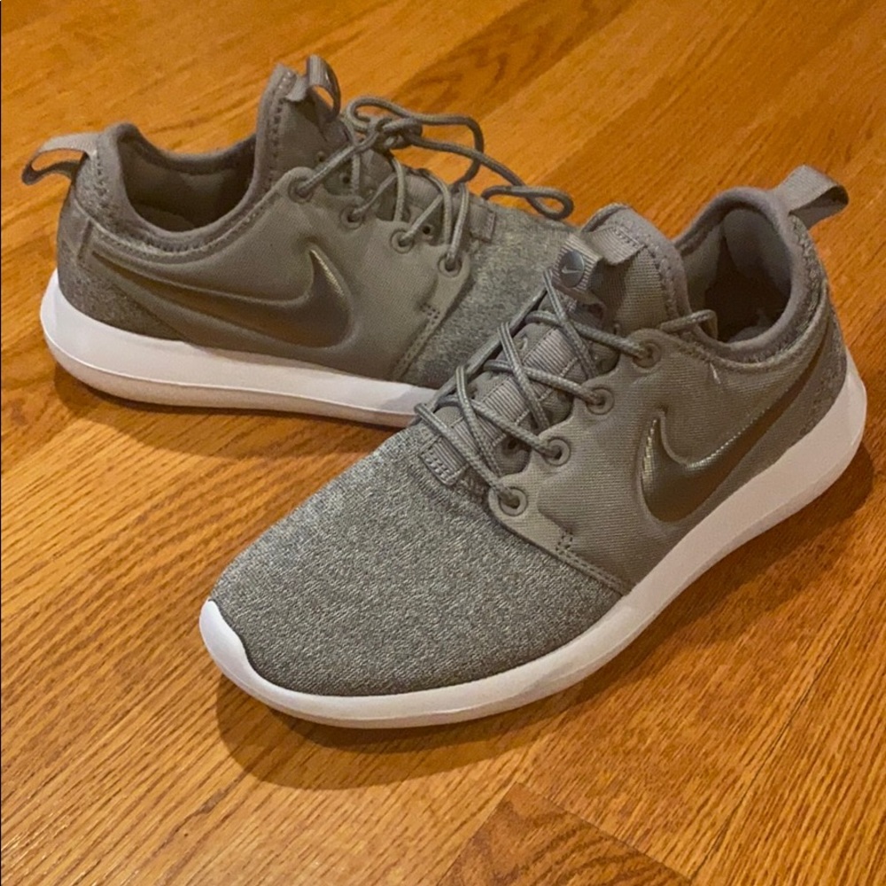 Women’s Nike roshe